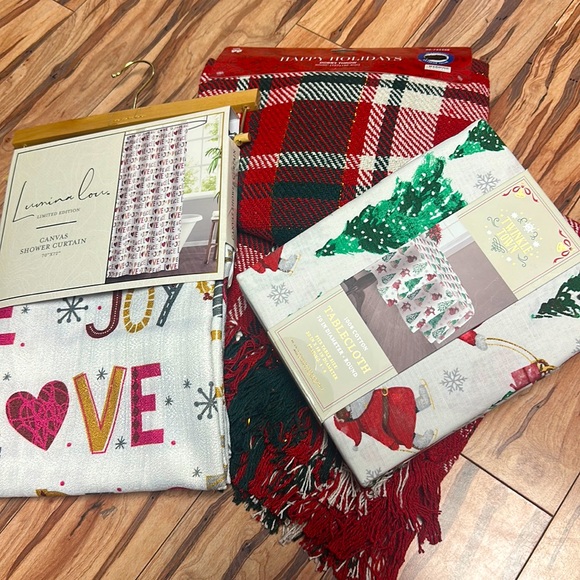 🎄NWT🎄Nordstrom’s Christmas Bundle - Picture 12 of 12